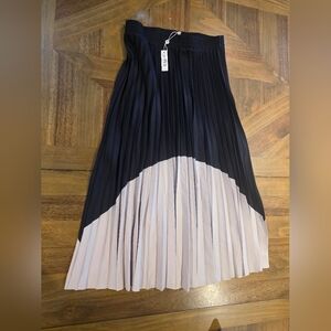 Max Studio Colorblock Pleated Maxi Skirt Sz Medium Black Pumice Scheme Lined NWT